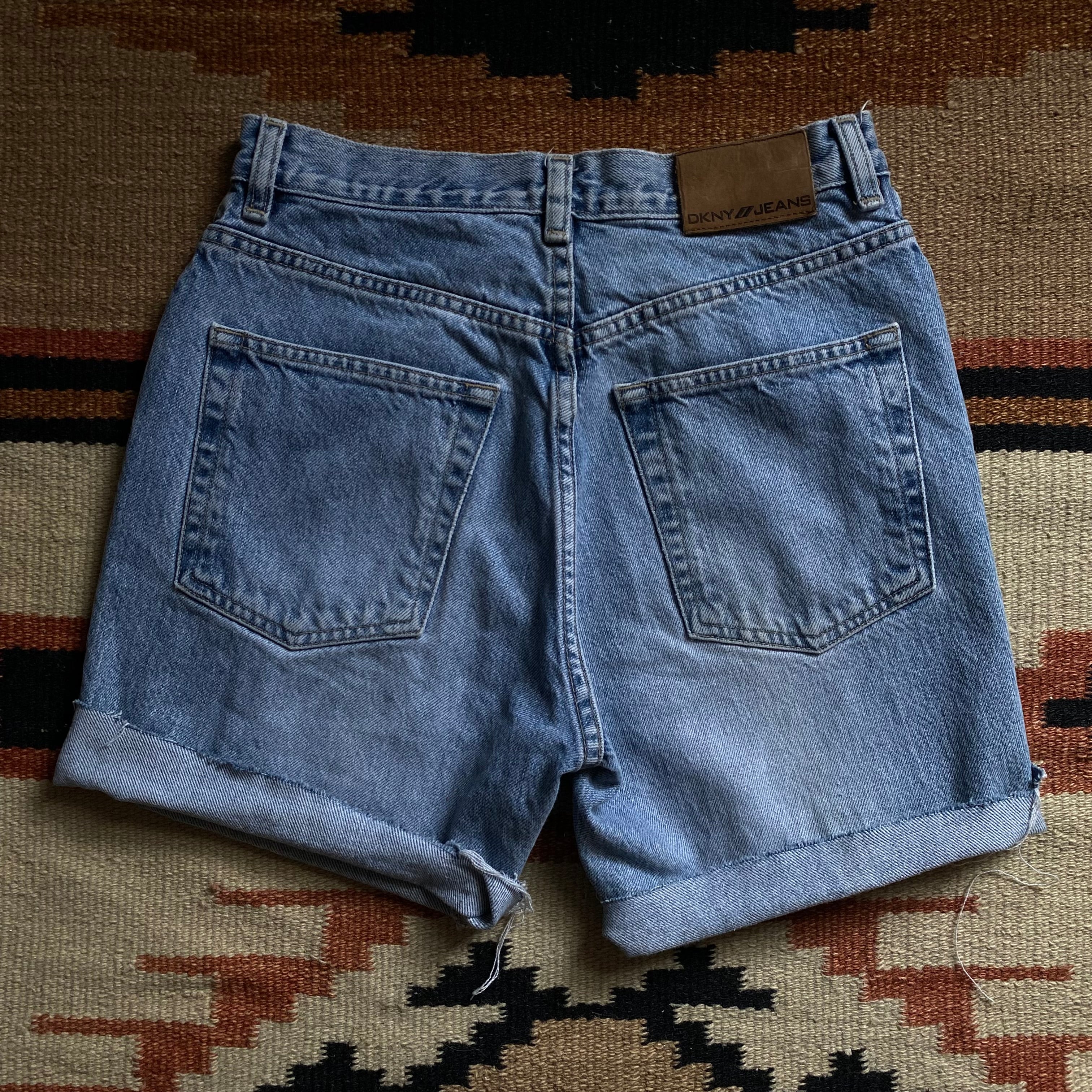 Lightwash 90s Cut Off Shorts 25”