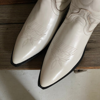 White Laredo Cowboy Boots - Women’s 8.5