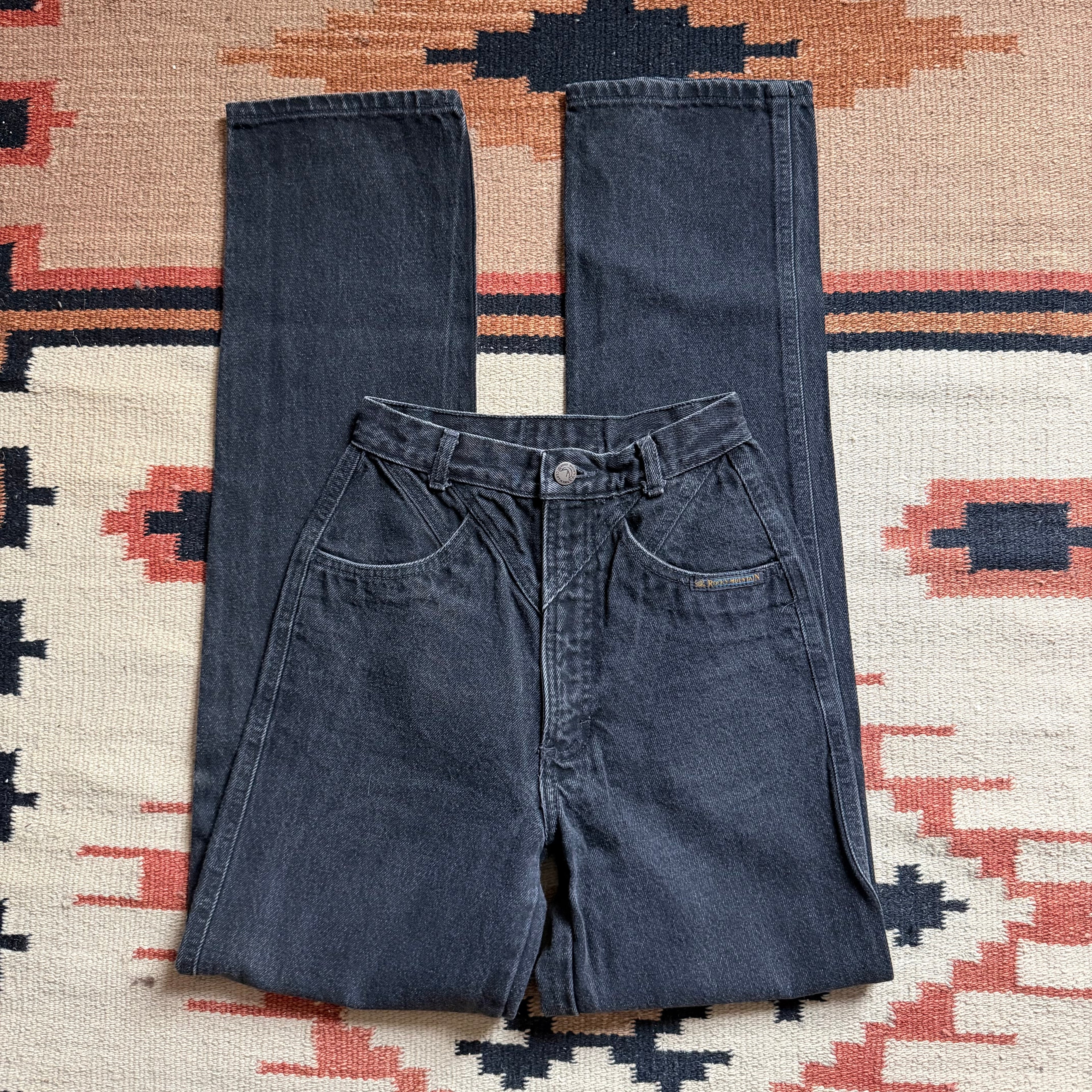 Key Hole Black Rockies 24”