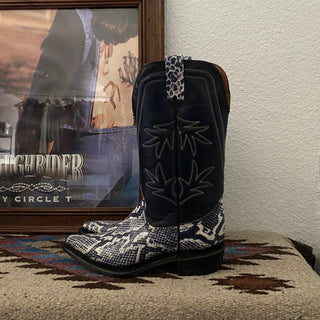 Snake Pattern Texas Cowboy Boots - Women’s 5.5