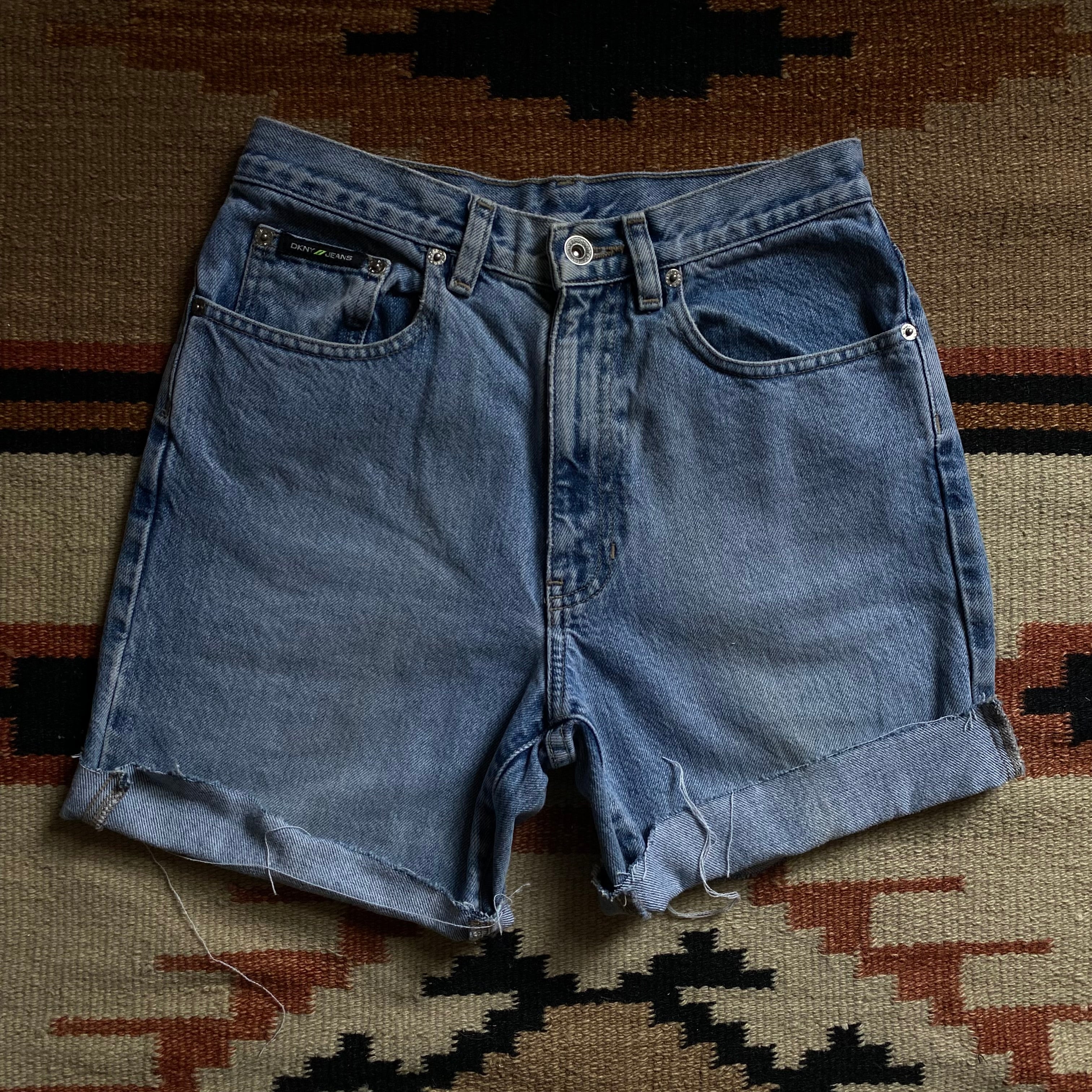Lightwash 90s Cut Off Shorts 25”