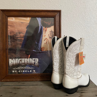 White Laredo Cowboy Boots - Women’s 8.5