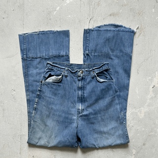 Light Wash 70s Flare Wranglers 25 inch waist for Women